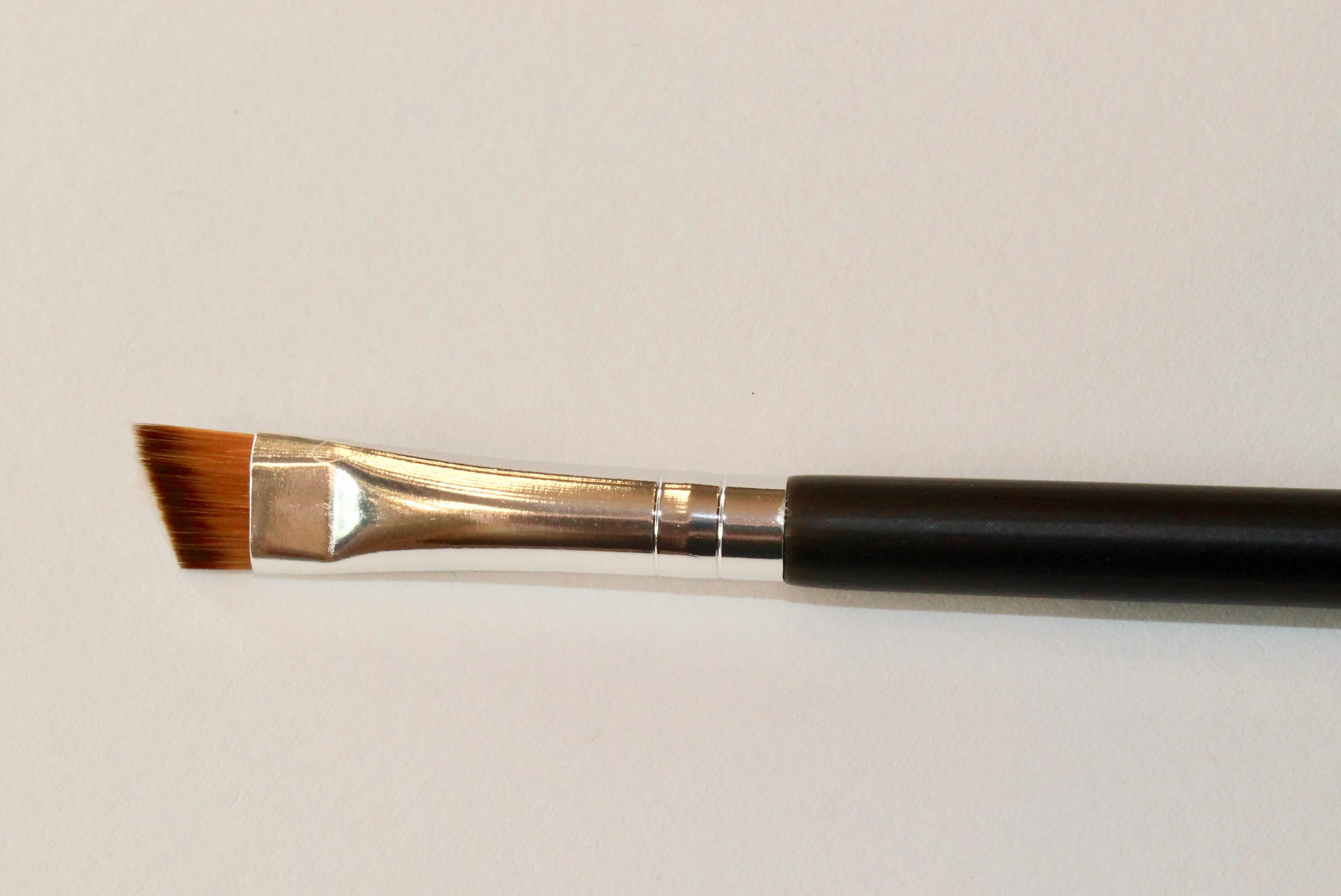 181 - ANGLED BROW BRUSH