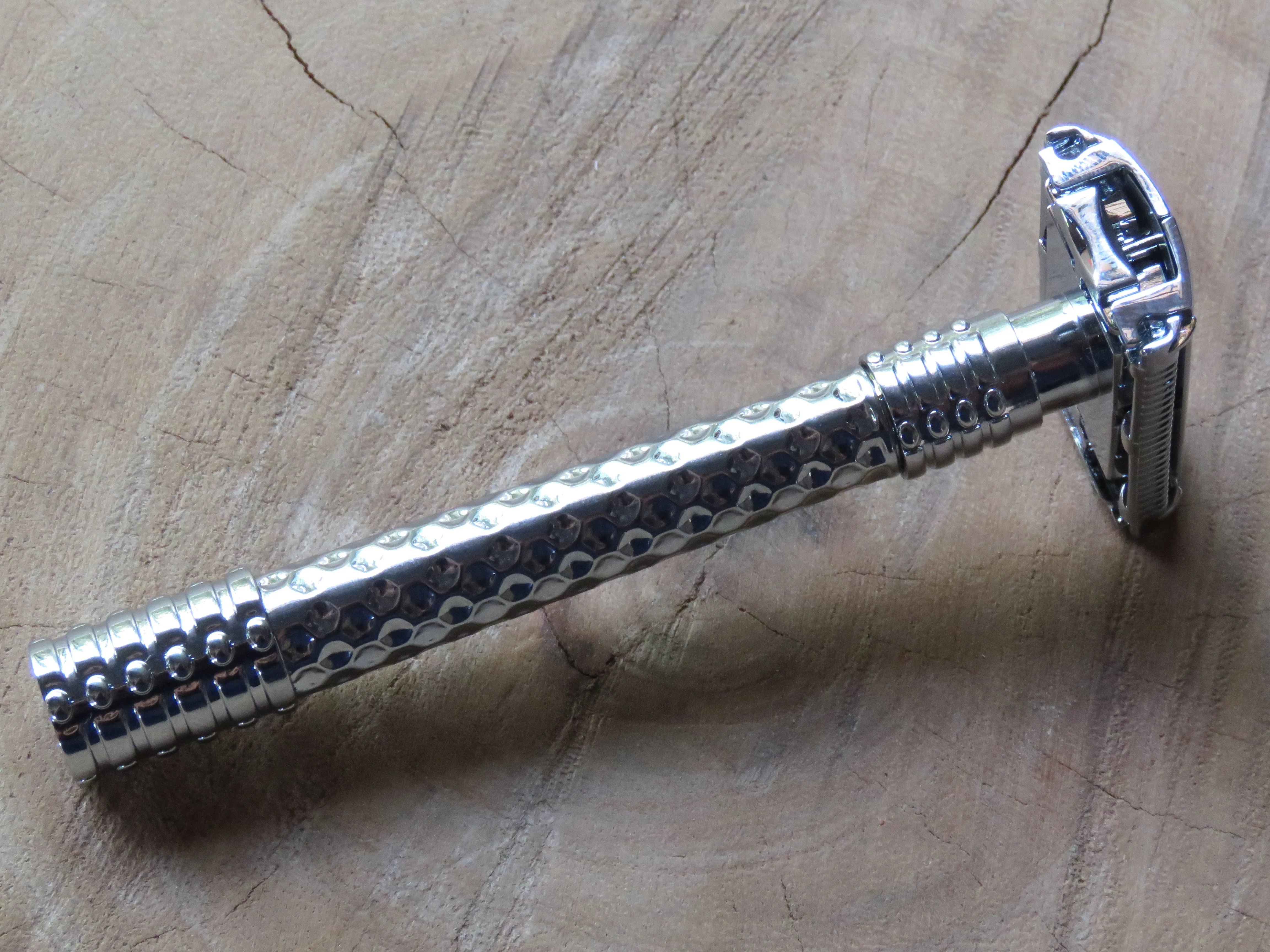 Adjustable safety razor. DE15