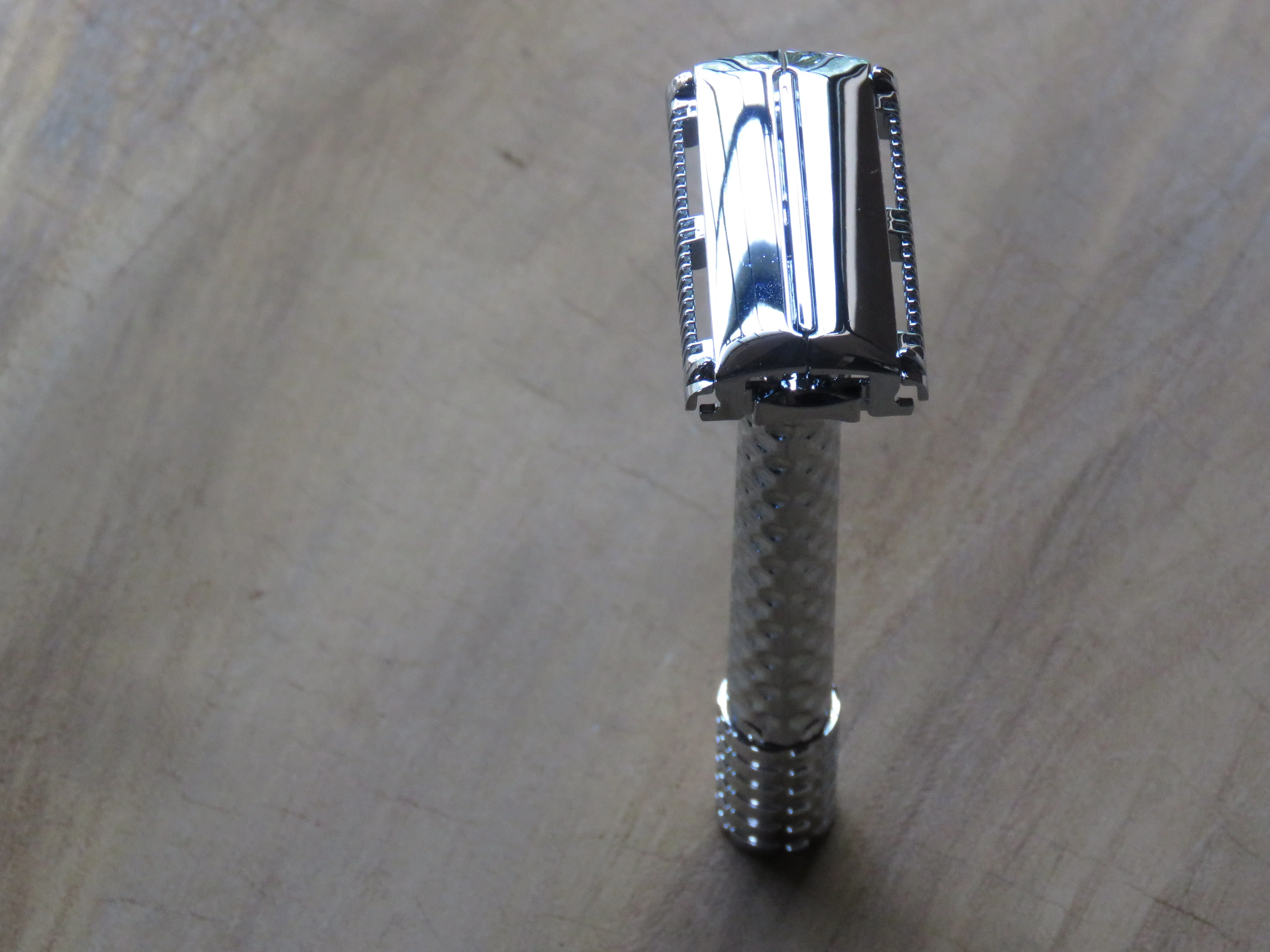 Adjustable safety razor. DE15