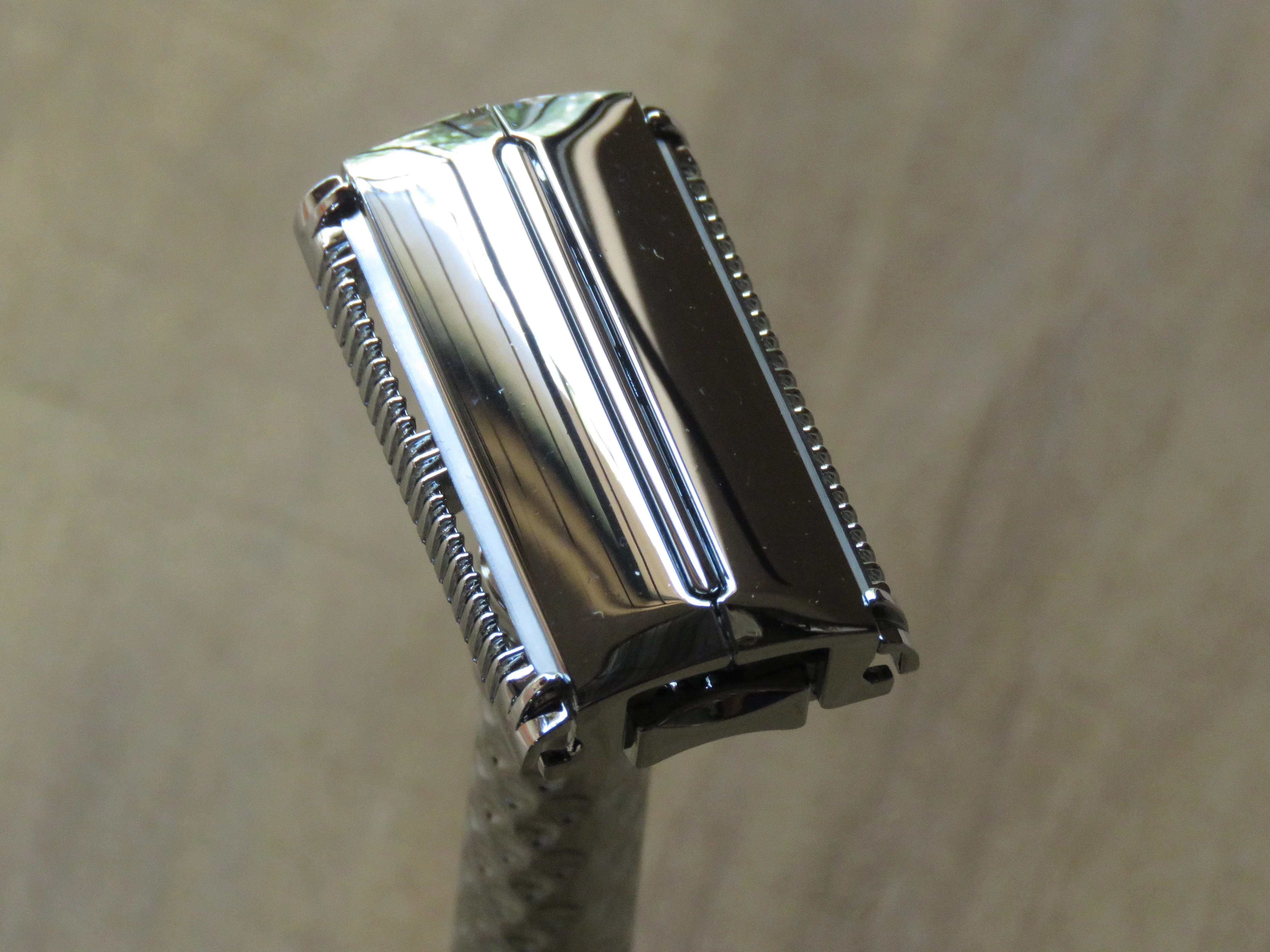 Adjustable safety razor. DE15