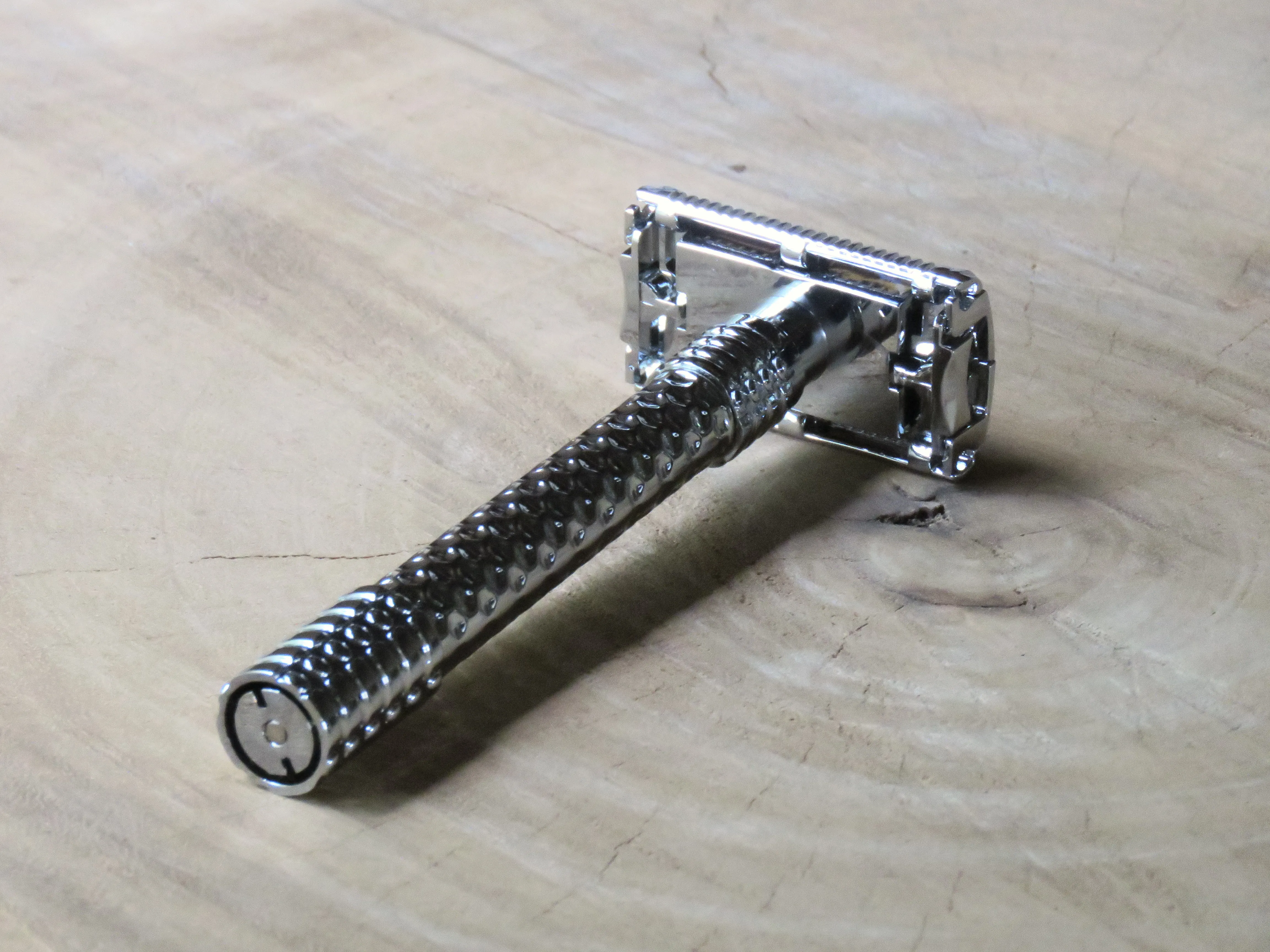 Adjustable safety razor. DE15