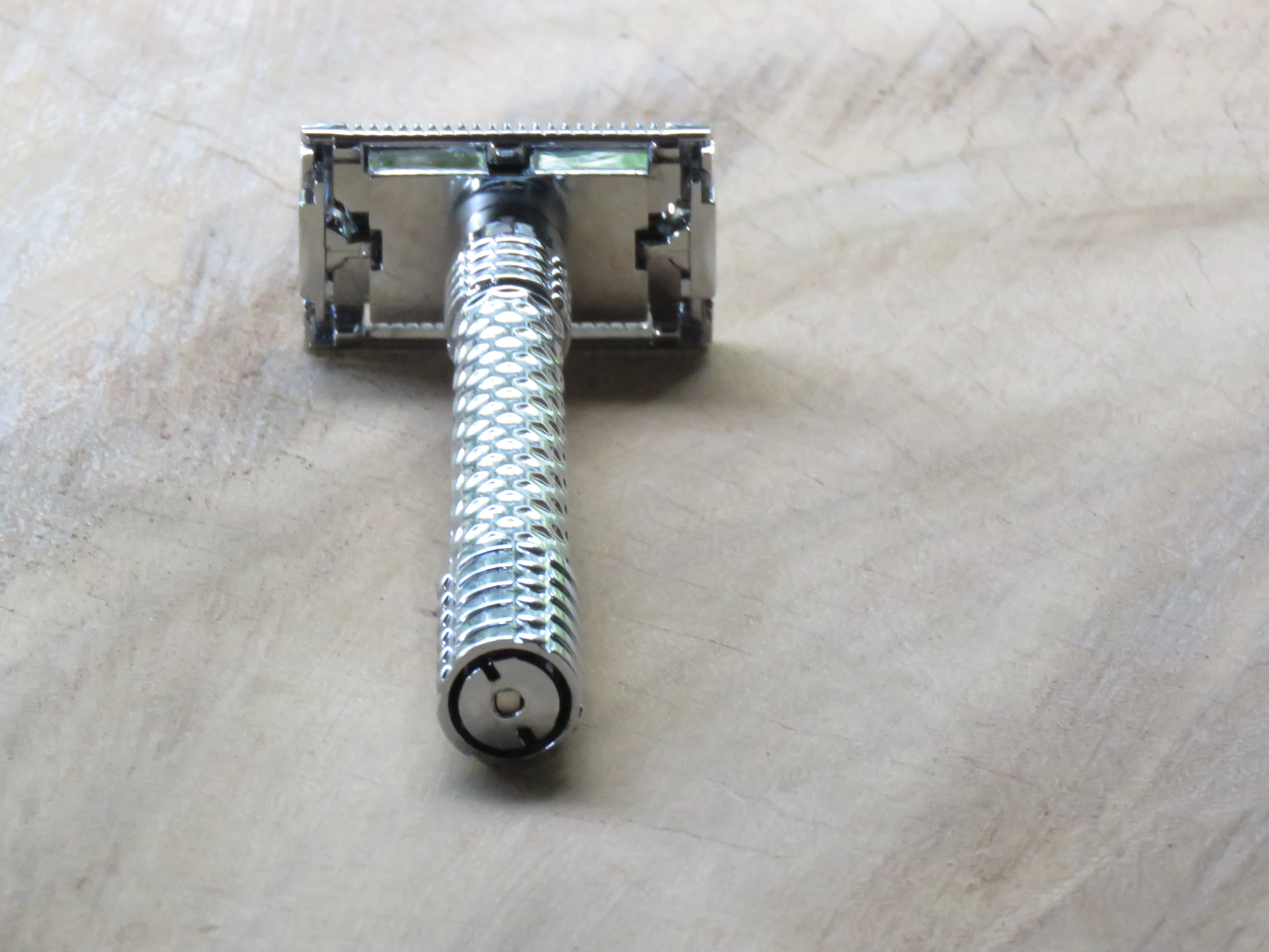 Adjustable safety razor. DE15
