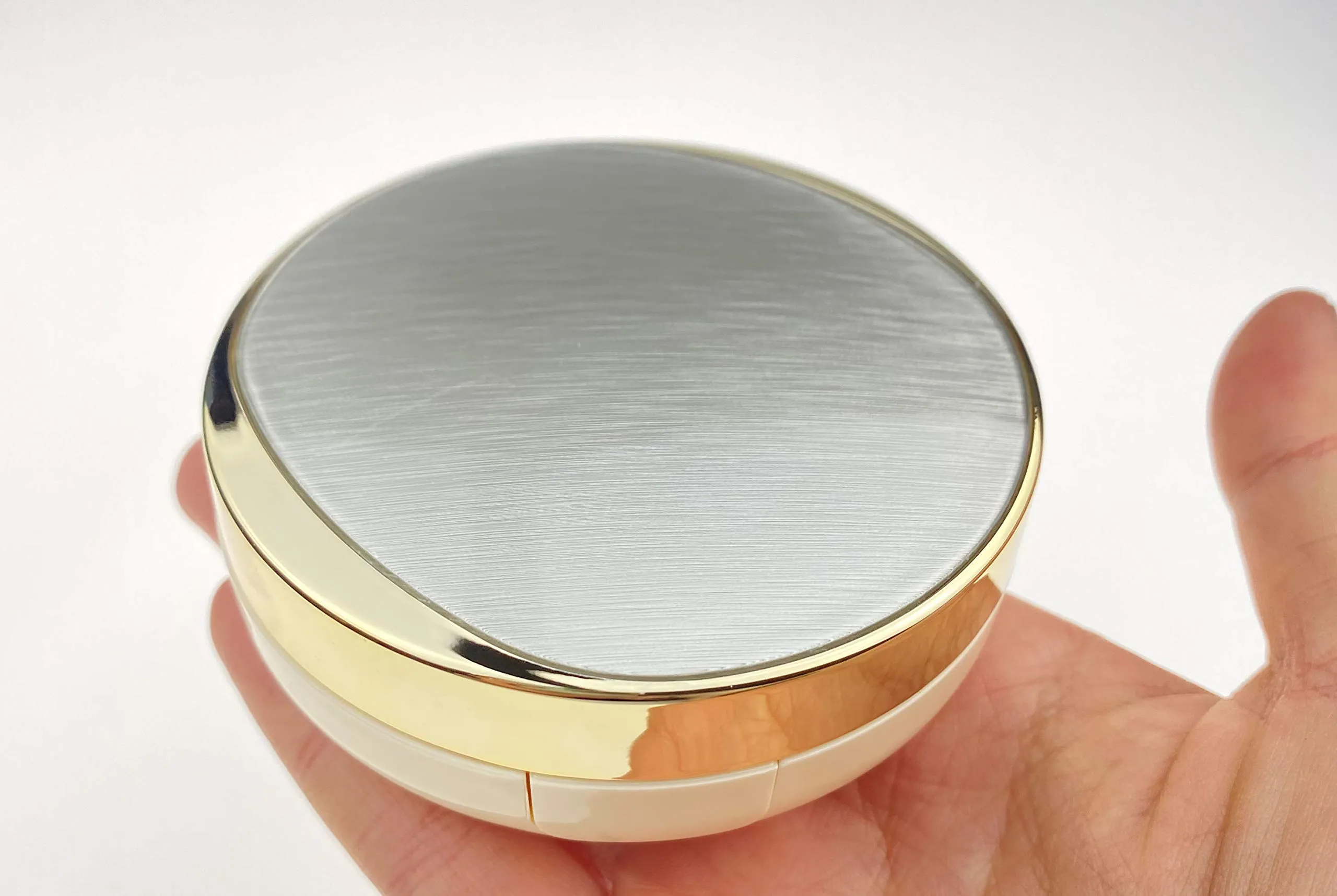 ASTRQLE 15ml 0.5oz Empty Luxurious Golden Portable Make-up Powder Container Air Cushion Puff Case Holder with Powder Puff and Mirror Refillable Make Up Founda gold