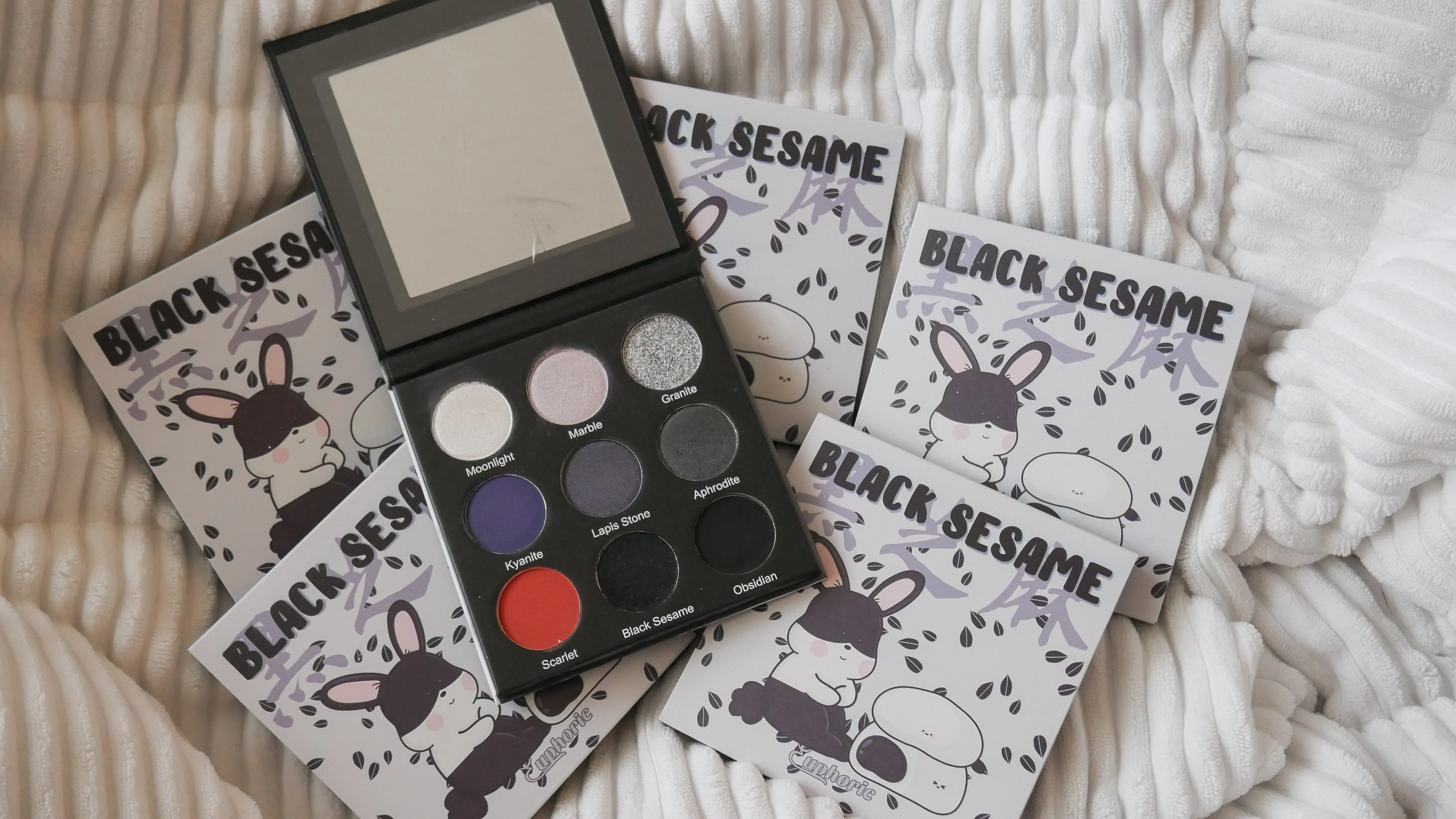 Black Sesame Eyeshadow Palette
