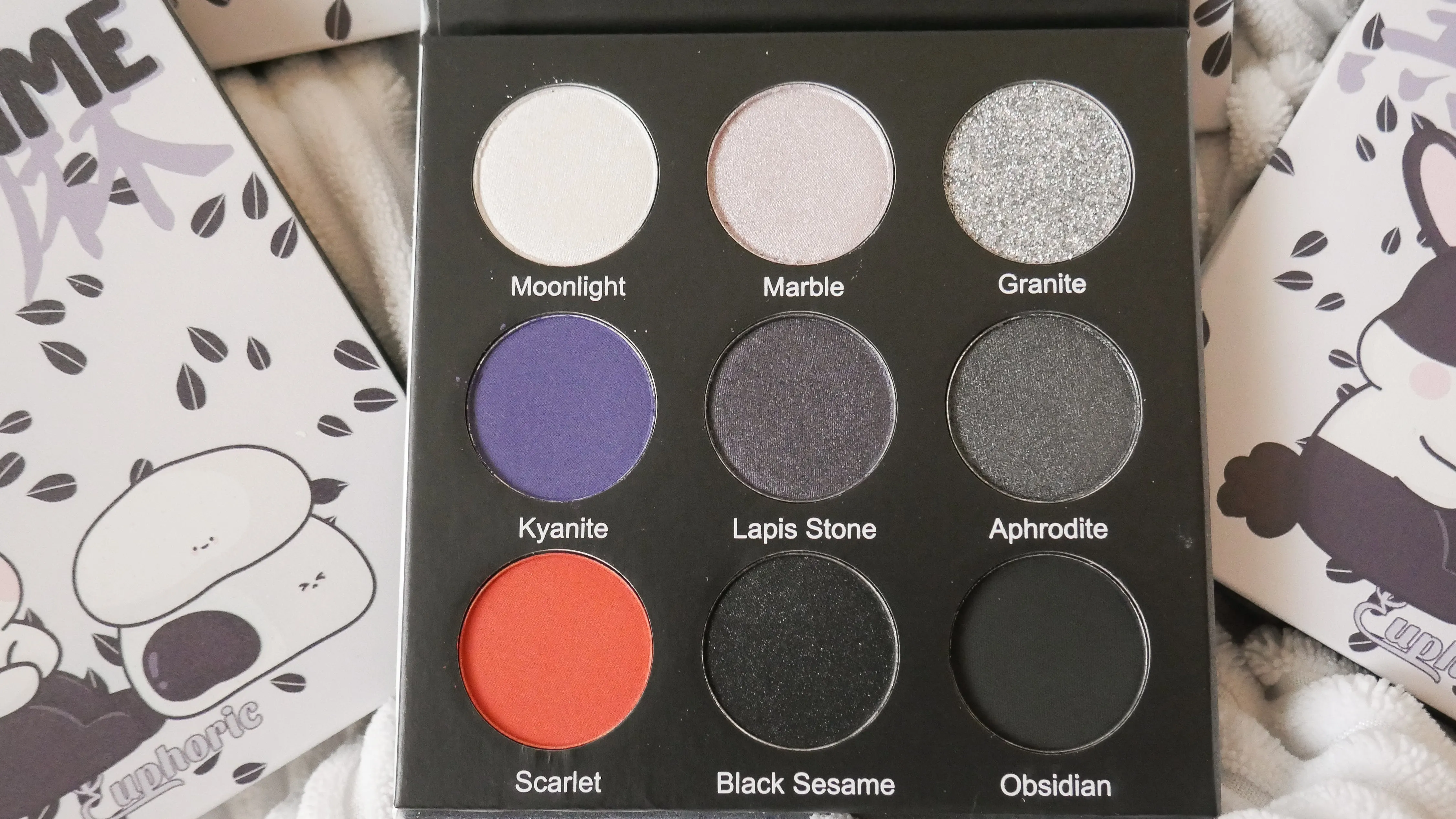 Black Sesame Eyeshadow Palette
