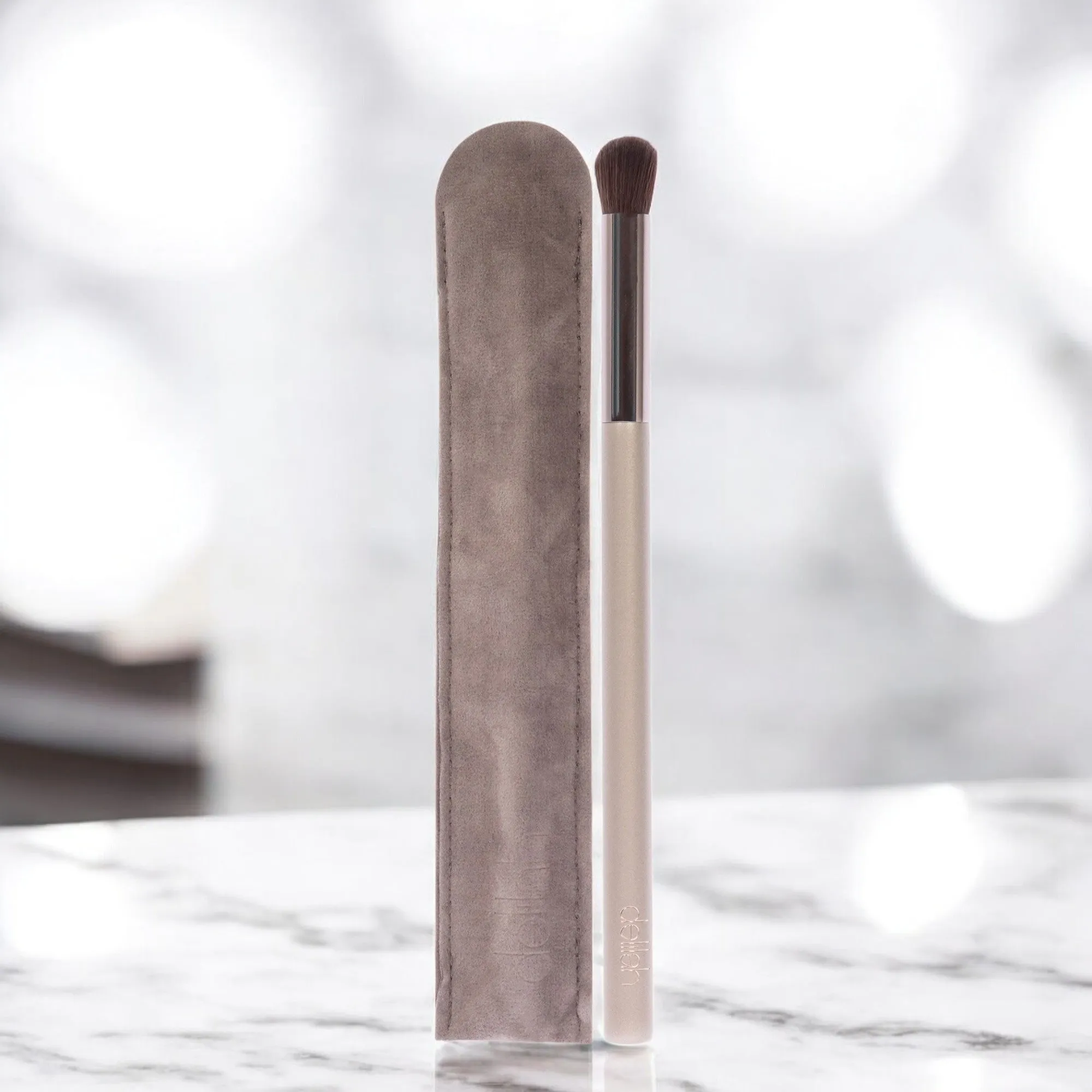 Concealer Blending Brush - BR03 by Delilah for Women - 1 Pc Brush
