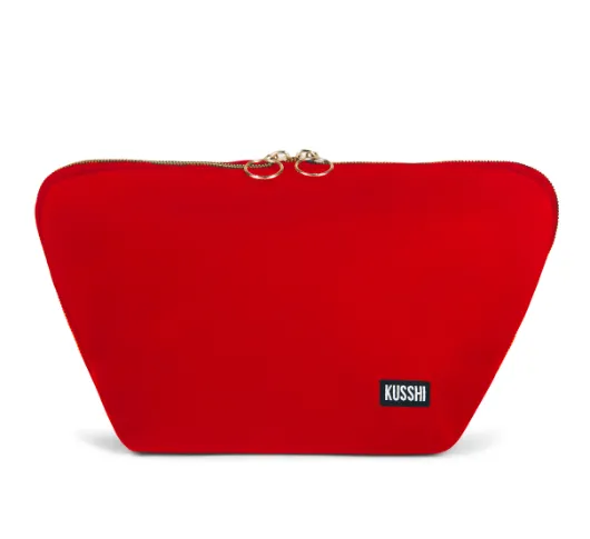 Kusshi - Vacationer Makeup Bag in Candy Apple/Pink