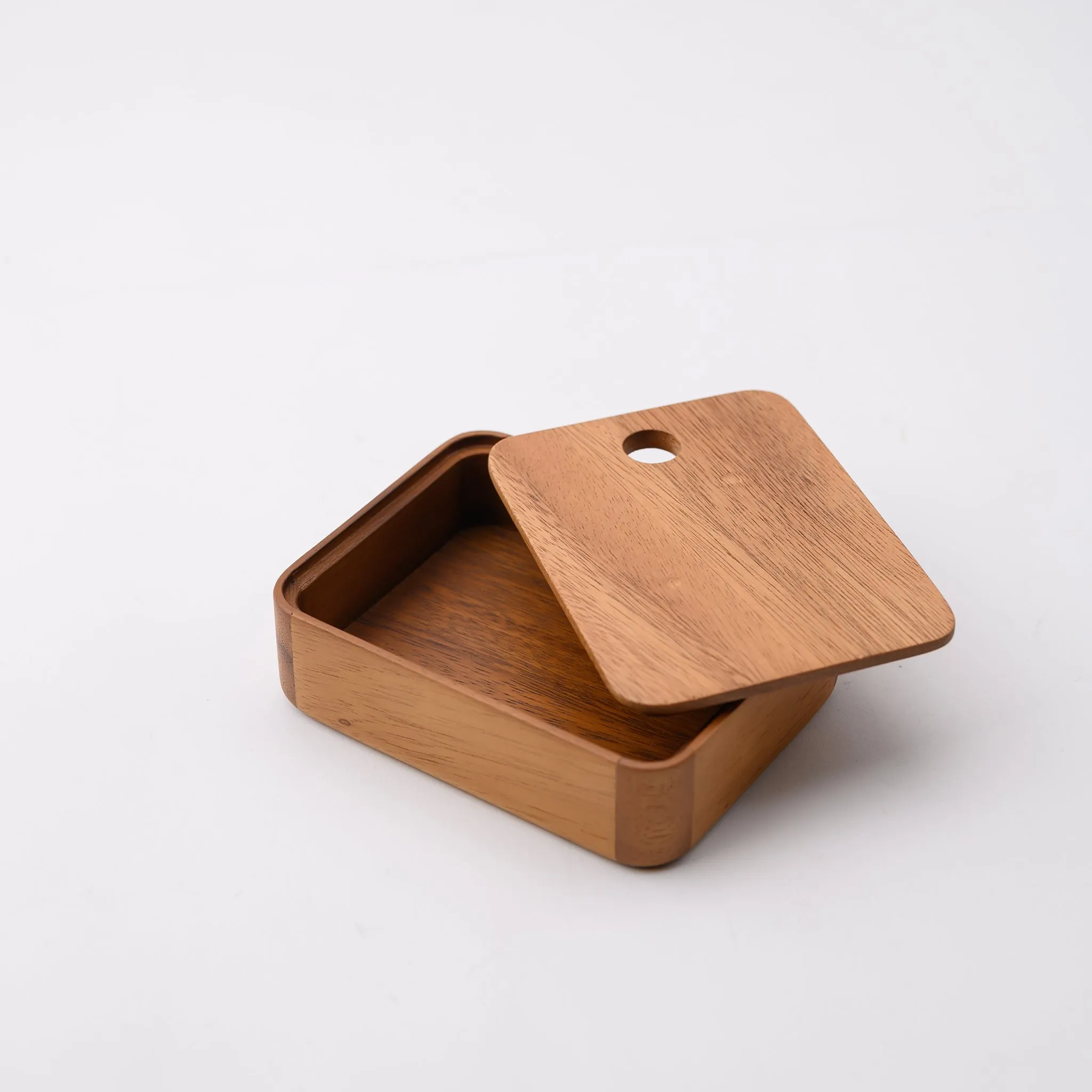 LIMPID ORGANIZER BOXES WITH LID 11.4 x 14.6 CM.