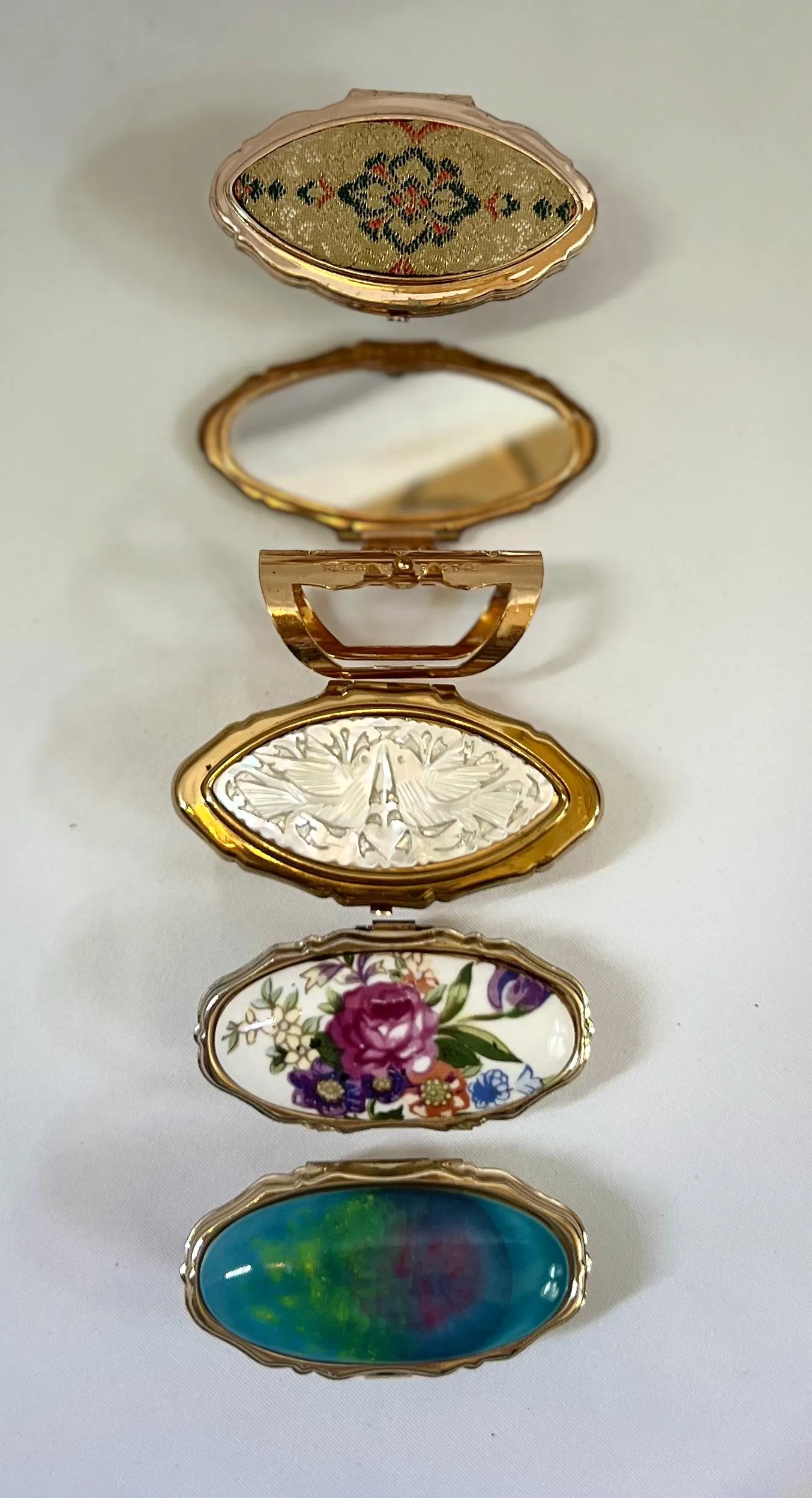 LipStick Ring Holder w/Flip-up Mirror