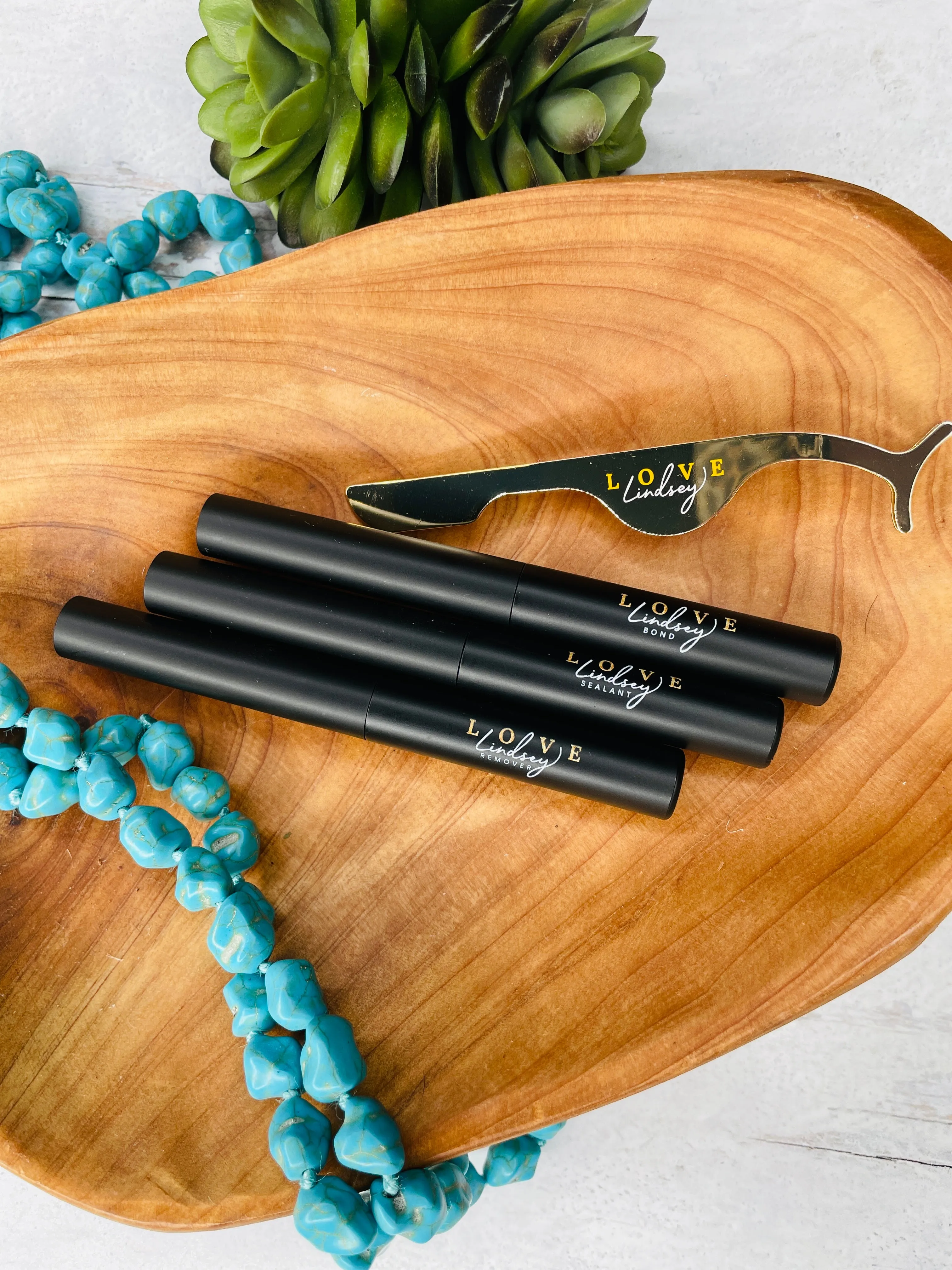 Love Lindsey Ultimate DIY Lash Kit: Bond and Remover Set