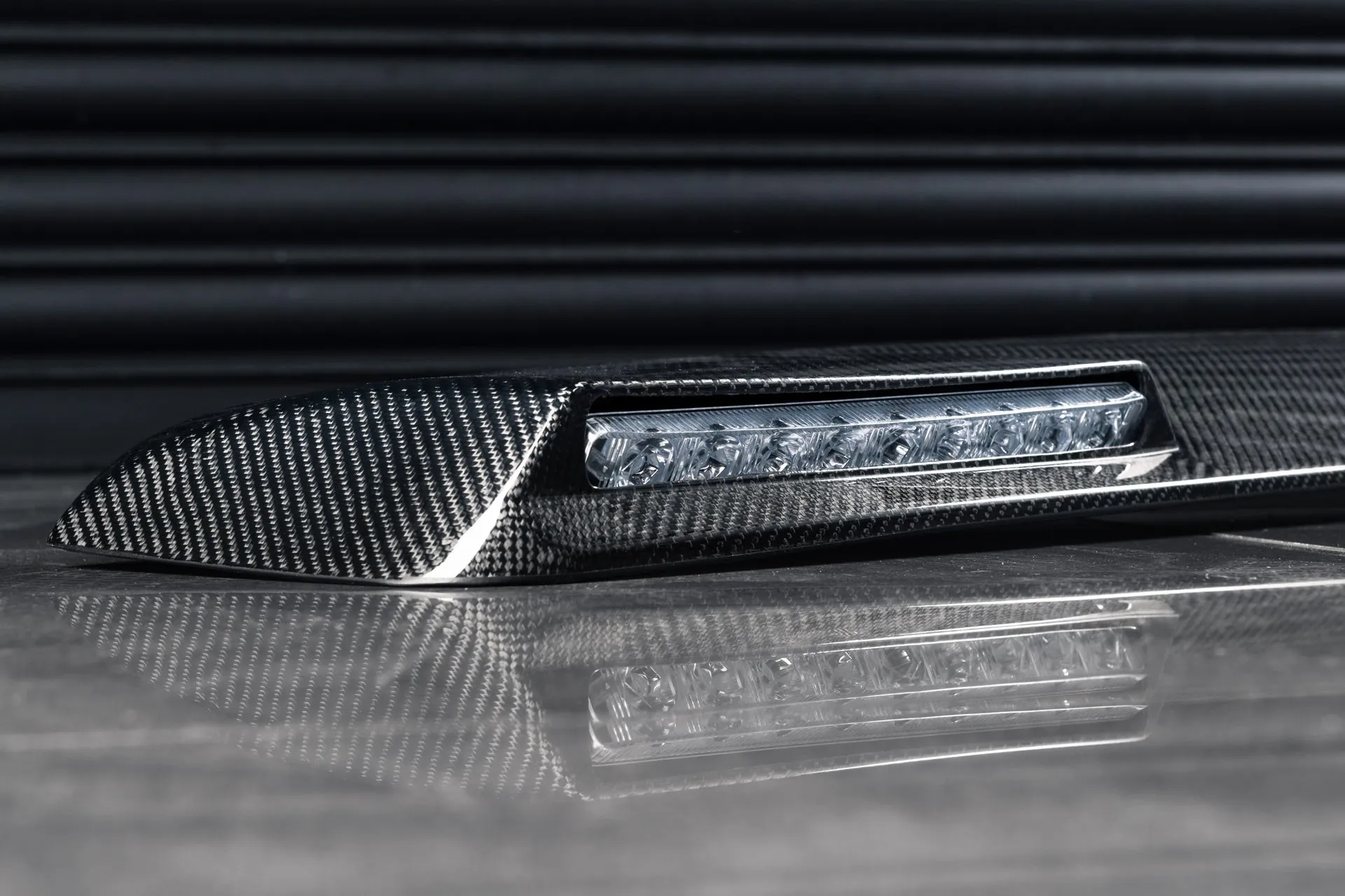MERCEDES G-WAGON (2018-Present) G63 AMG Carbon Fibre Front Roof Shield with LED Lights