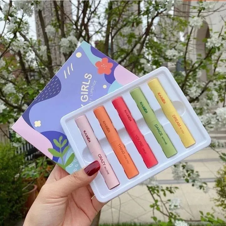 Pack of 5 PARTY GIRLS LIPSTICK