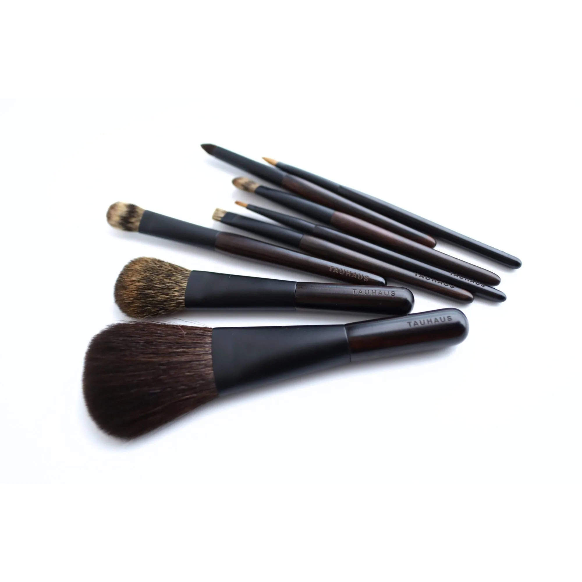 Tauhaus EH-02 Cheek Brush, Ode Series
