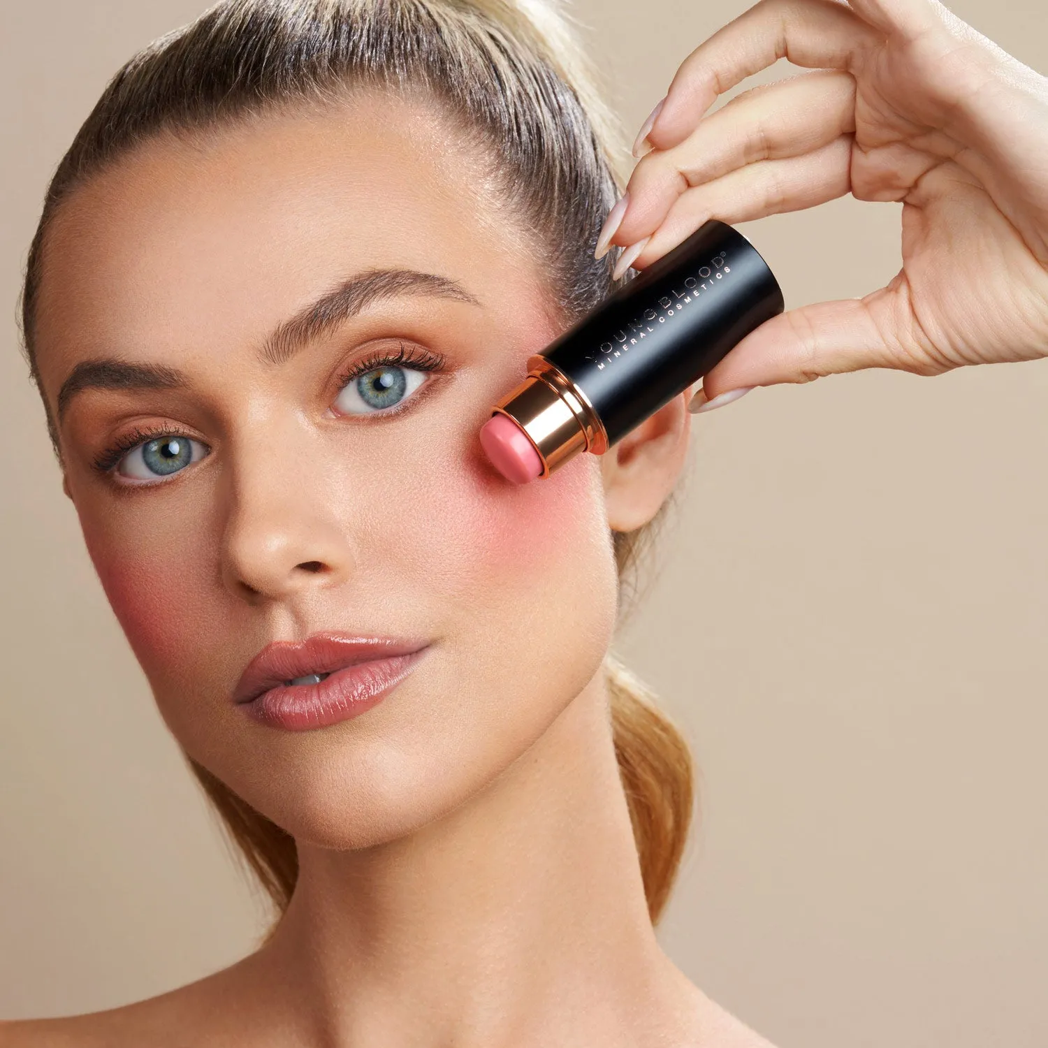 VividLuxe Crème Blush Stick
