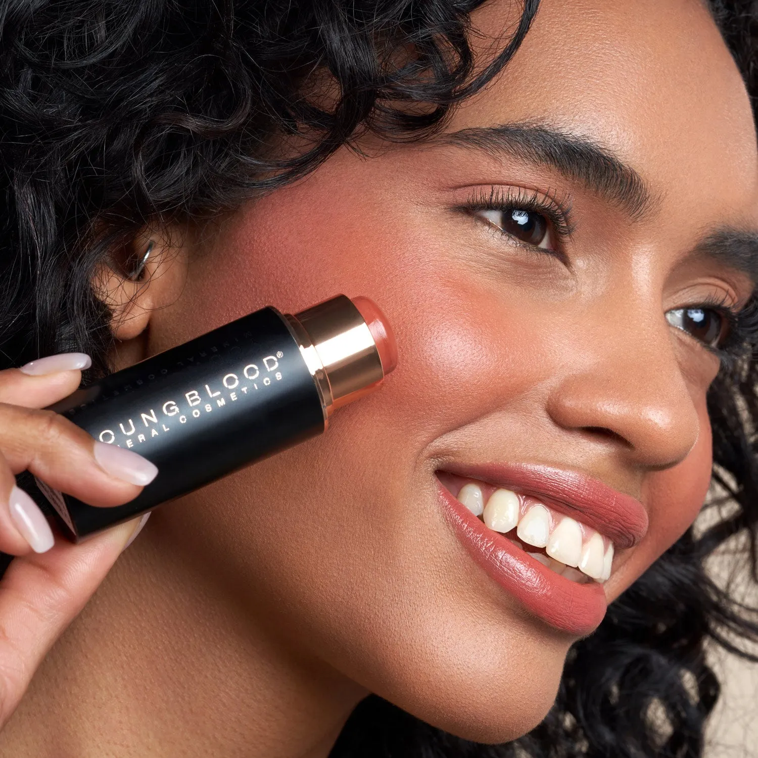 VividLuxe Crème Blush Stick